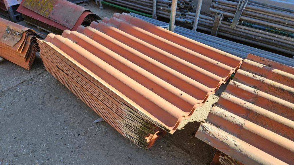 Gebruikte rode golfplaten, 1520mm lang, Ophalen, Gebruikt, Steen of Klei, 15 m² of meer