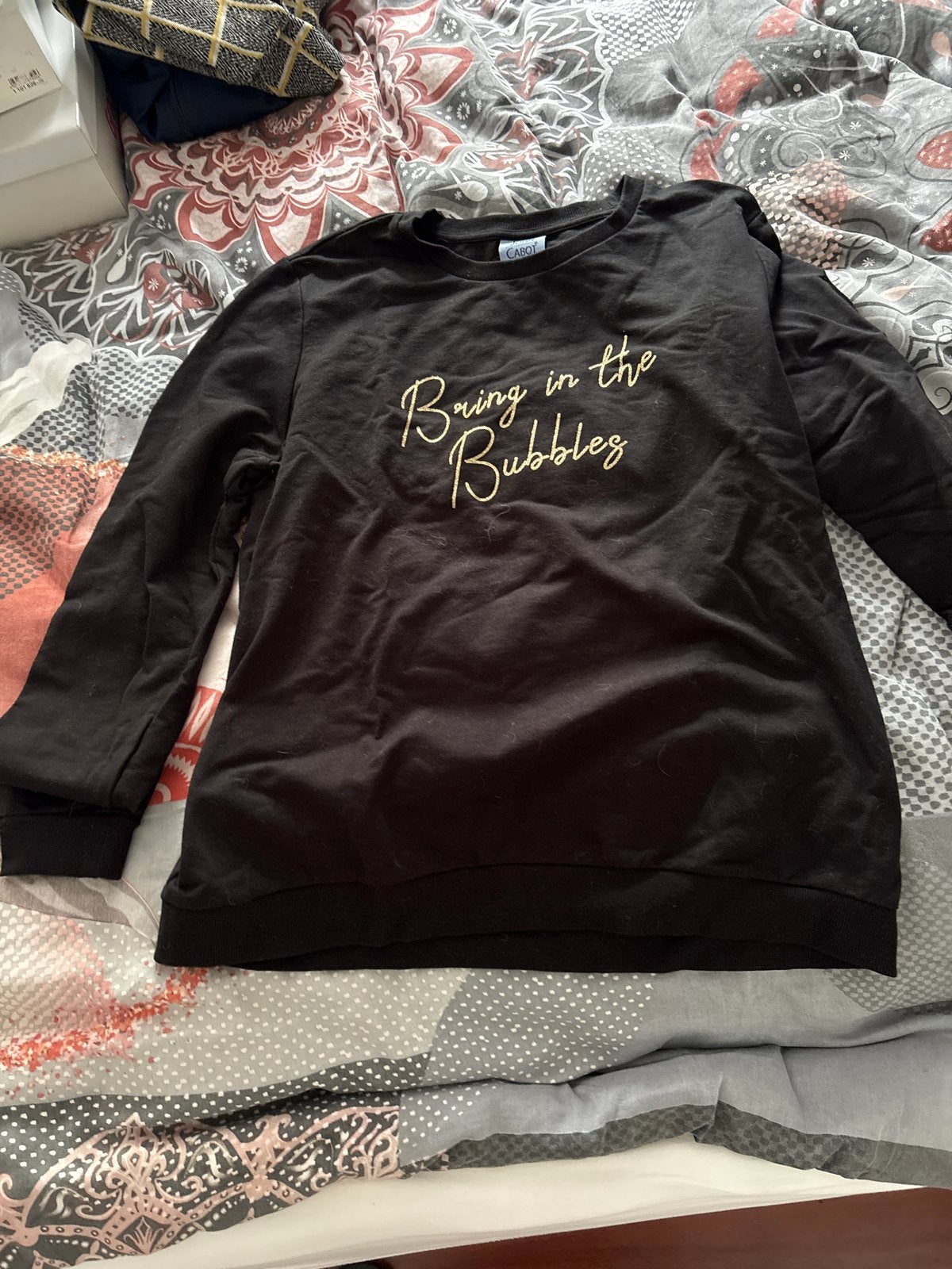 Zwarte John Cabot sweater met goudkleurige opdruk, Ophalen of Verzenden, Gedragen, Maat 46/48 (XL) of groter, Zwart