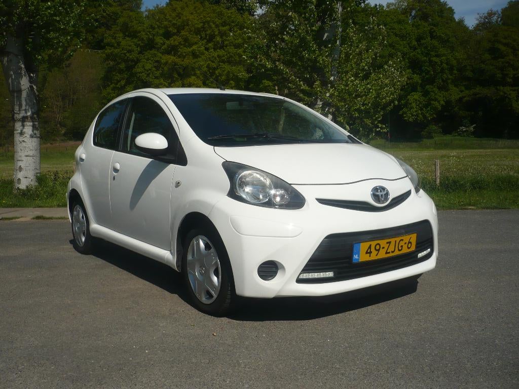 Toyota Aygo 1.0 12V Vvt-i  Aspiration 5DRS 2012 AIRCO, Voorwielaandrijving, Euro 5, Stof, 4 stoelen