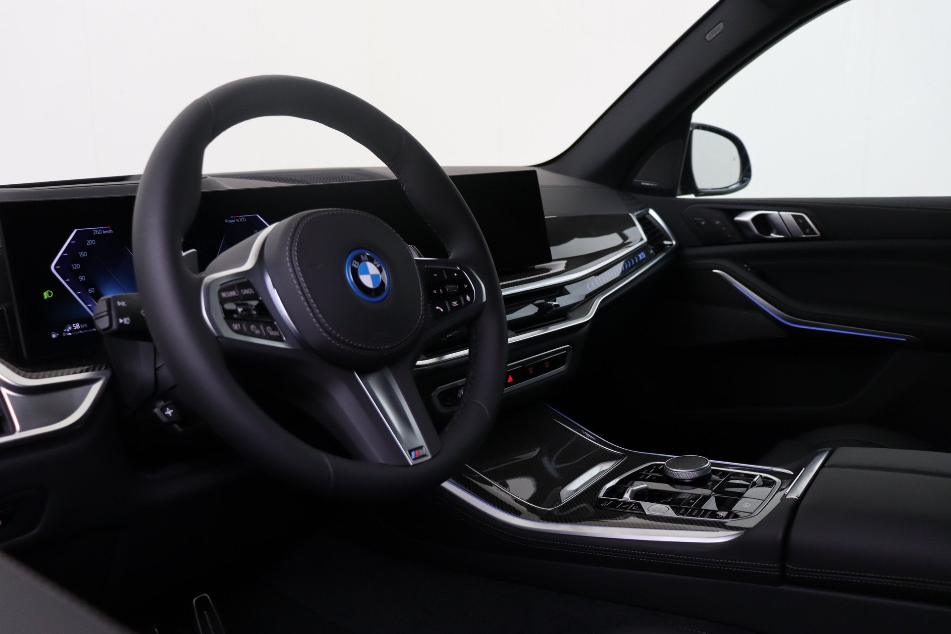 BMW X5 xDrive50e M Sport Automaat / Trekhaak / Panoramadak /, Auto's, Automaat, 2395 kg, Leder, Bedrijf
