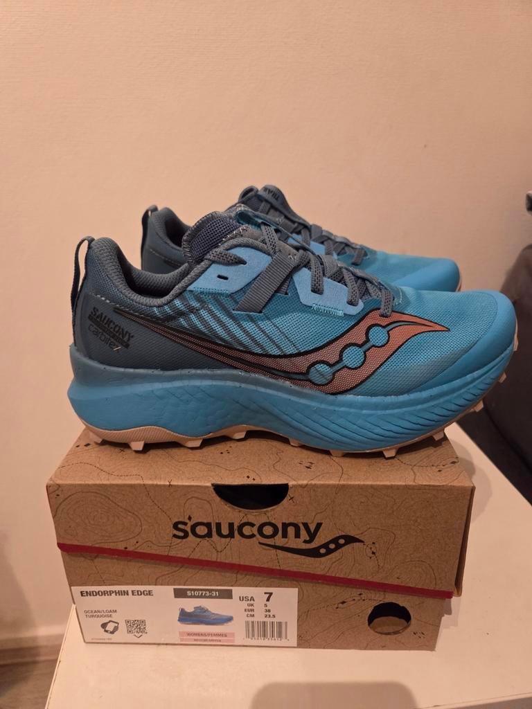 Saucony endorphin edge 38, Doos, 40 tot 60 cm, Ophalen of Verzenden, Nieuw