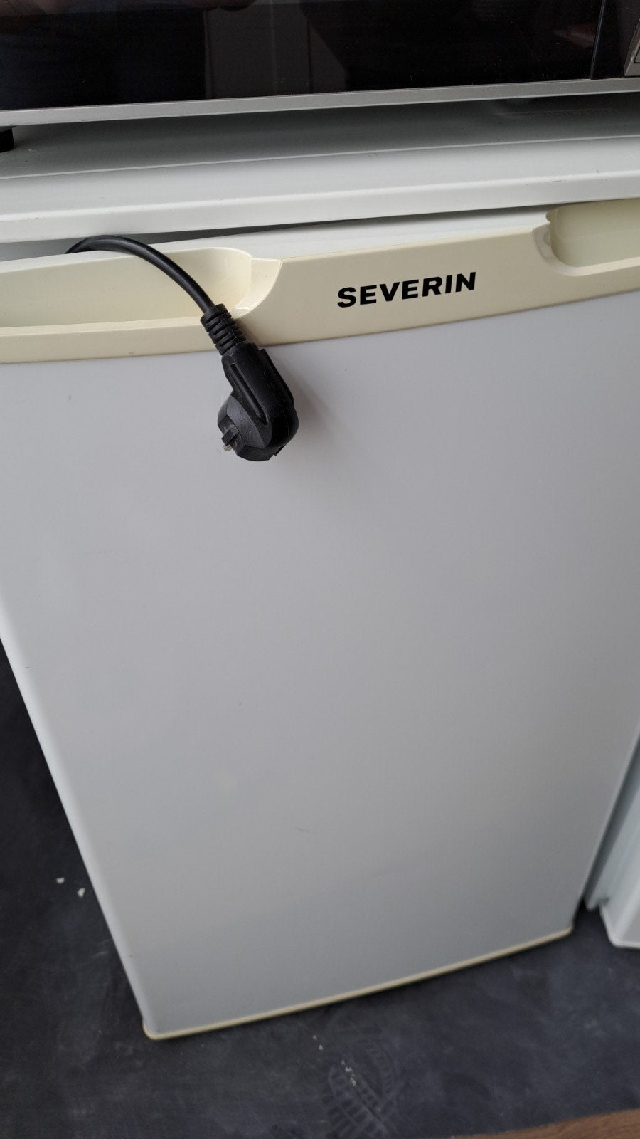 Severin vriezer, Gebruikt, 75 tot 100 liter, 45 tot 60 cm, Met vriesvak