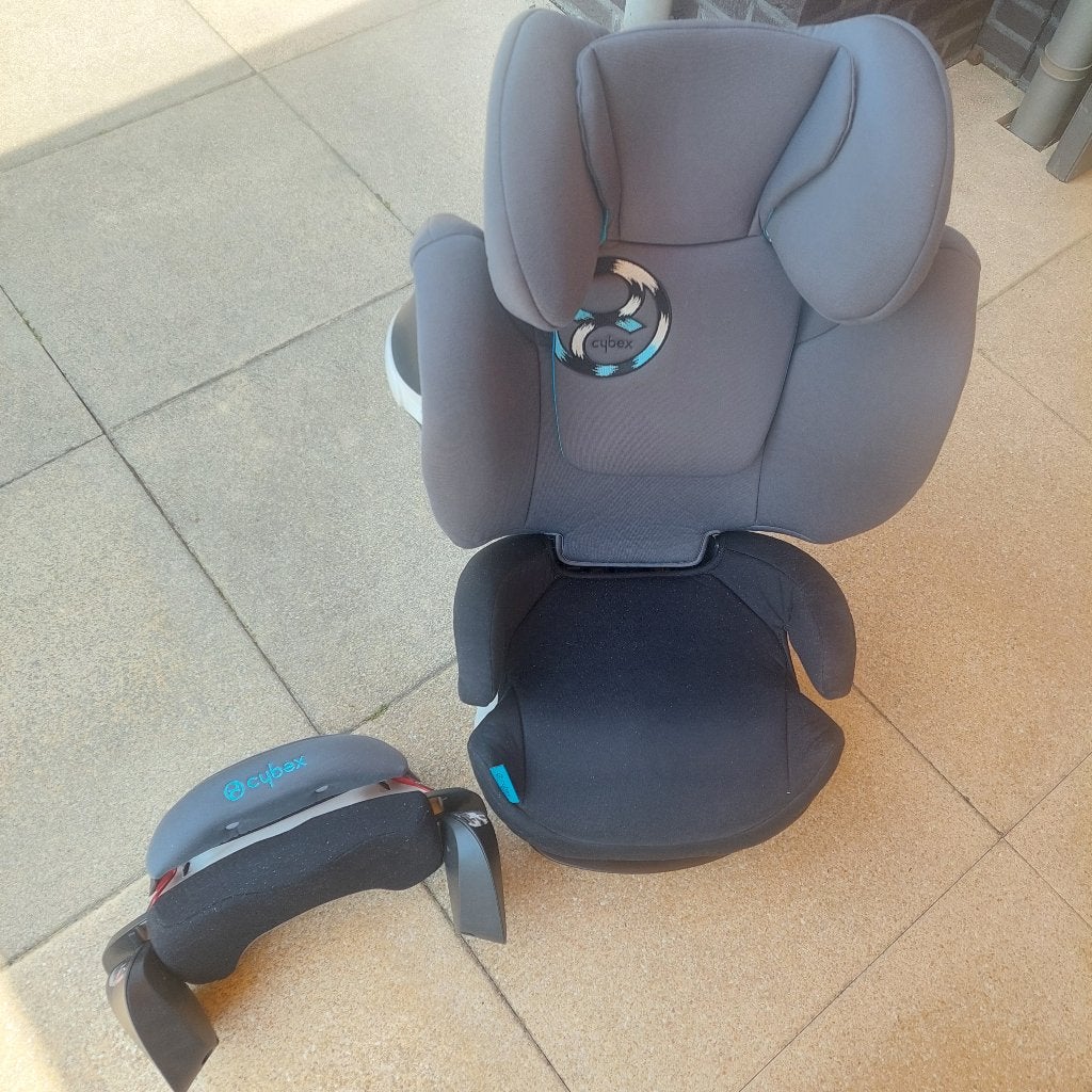 Comfortabele en lang te gebruiken kinderautostoel, Autogordel of Isofix, Afneembare rugleuning, Zo goed als nieuw, 9 t/m 36 kg