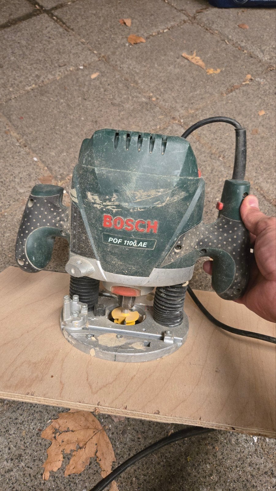 Bosch POF 1100 AE Bovenfrees - Gebruikt maar functioneel, Gebruikt, Ophalen of Verzenden, Bovenfrees, Bosch