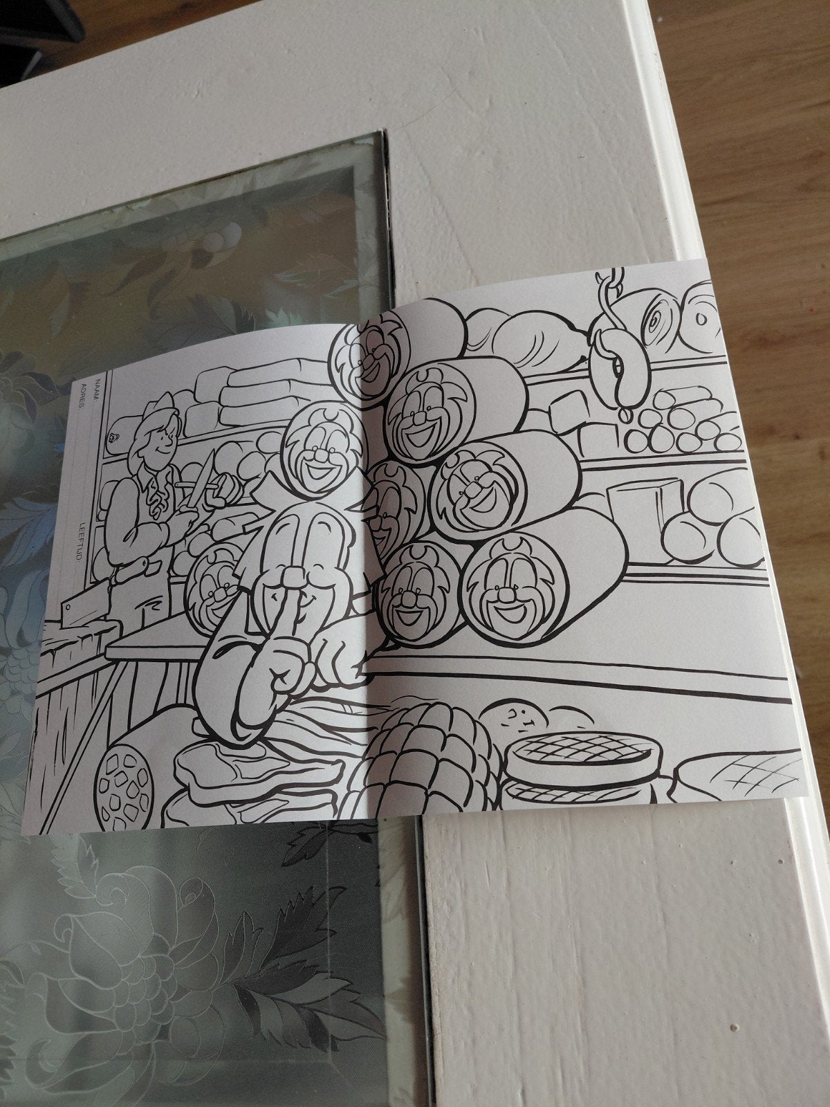 Origineel Bassie & Adriaan Kleurboek –  Bassie-worst., Ophalen of Verzenden, Zo goed als nieuw, Tv, Foto of Kaart