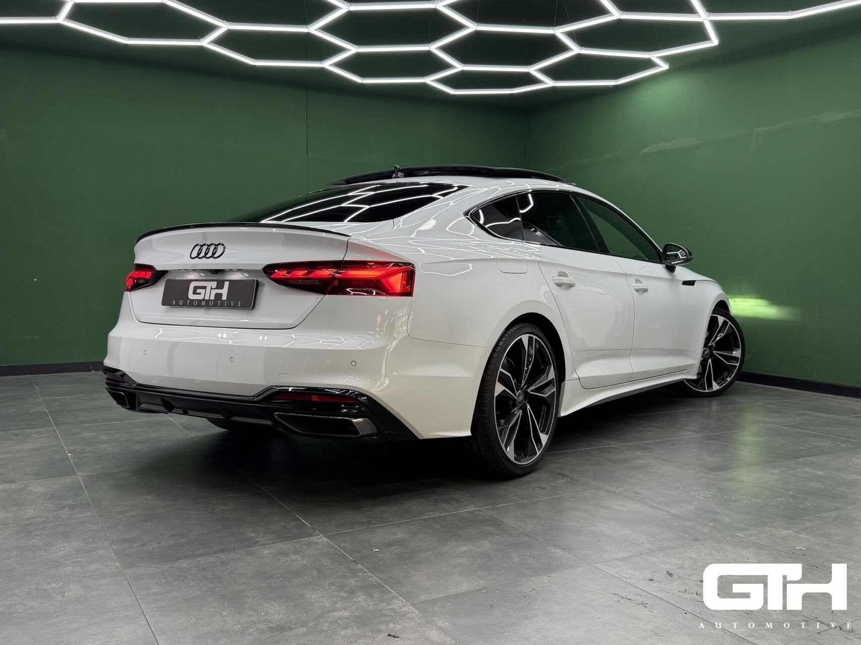Audi A5 Sportback 35 TFSI S-Line B&O | Lane | Memory | Pano, Euro 6, 4 cilinders, Wit, Grijs