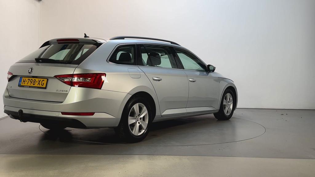 Skoda Superb Combi 1.6 TDI Style Business Navigatie Camera D, Auto's, Skoda, Stof, Gebruikt, 4 cilinders, Met garantie (alle)