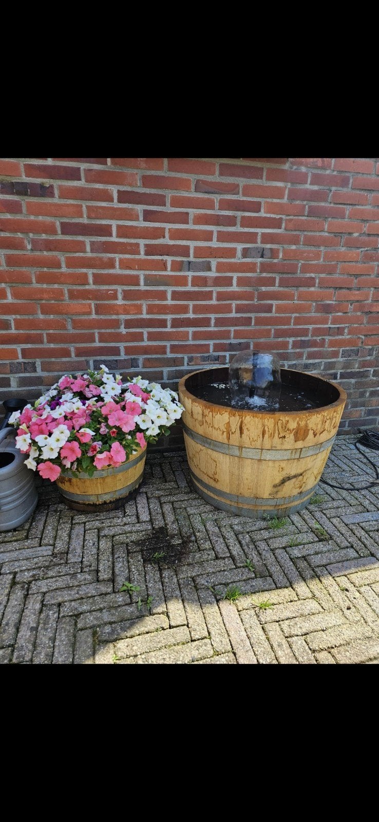 2 Wijnvaten: Groot als Vijver, Klein als Bloembak, Gebruikt, Rond, Ophalen of Verzenden, 60 cm of meer