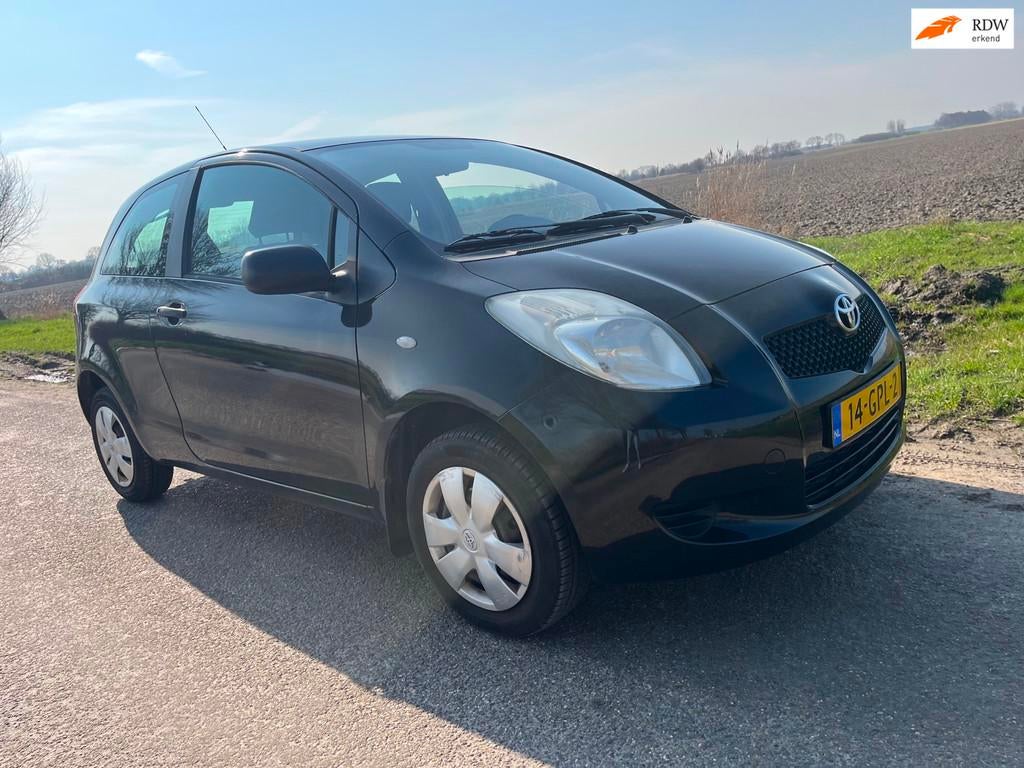 Toyota Yaris 1.0 VVTi / 129.000 nap 2008, Voorwielaandrijving, 750 kg, Zwart, Origineel Nederlands