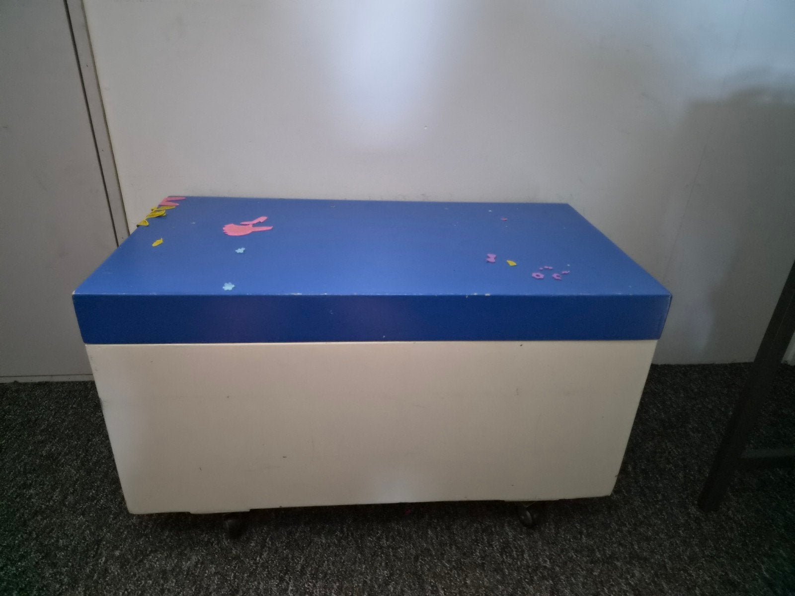 Gratis: Houten kist op wielen, Ophalen, Gebruikt, 50 tot 100 cm, Minder dan 50 cm