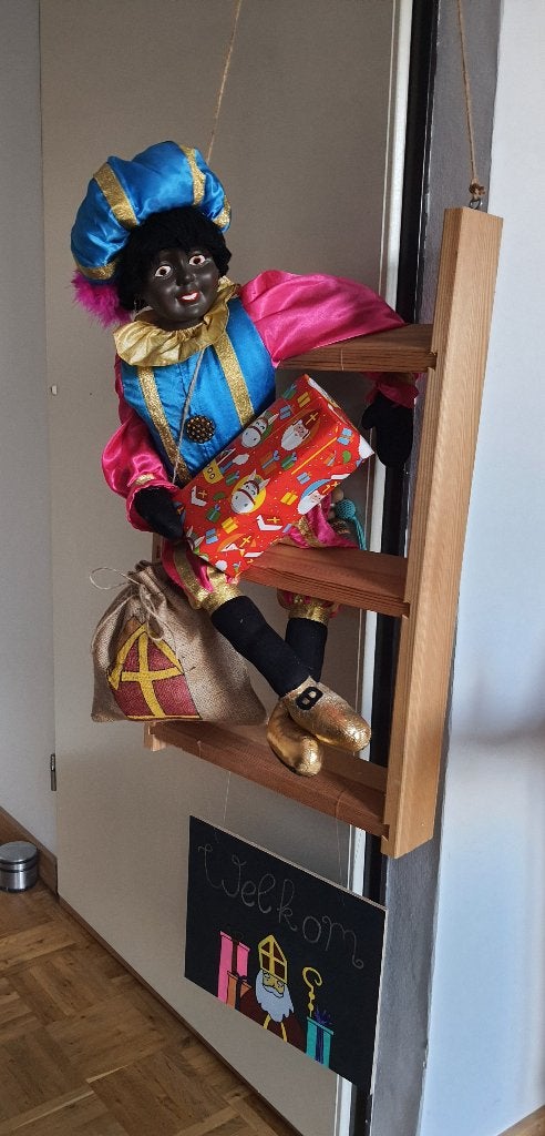 Zwarte piet pop met decoratie, Ophalen, Zo goed als nieuw