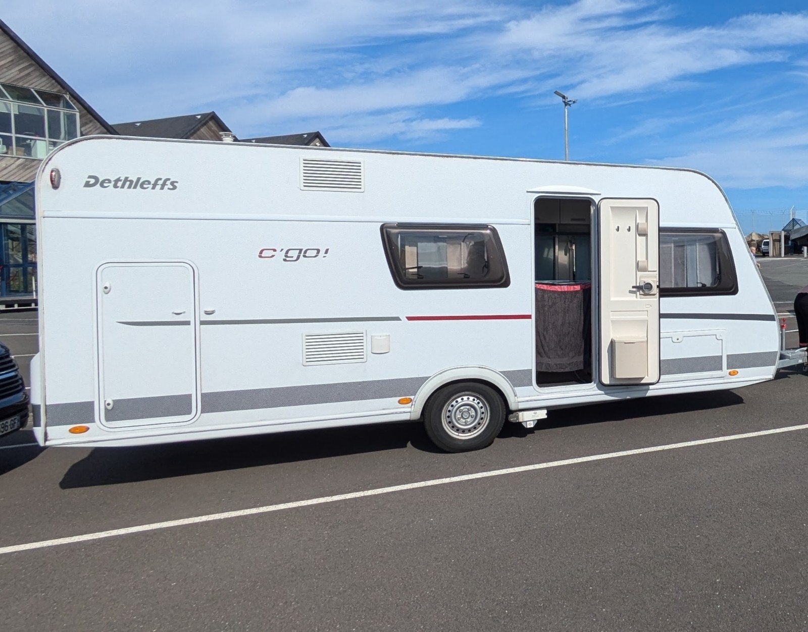 Dethleffs C'go 495 QSK uit 2017 - Ideale gezinscaravan, Caravans en Kamperen, Caravans, Treinzit, Particulier, Kachel, Omvormbare zithoek