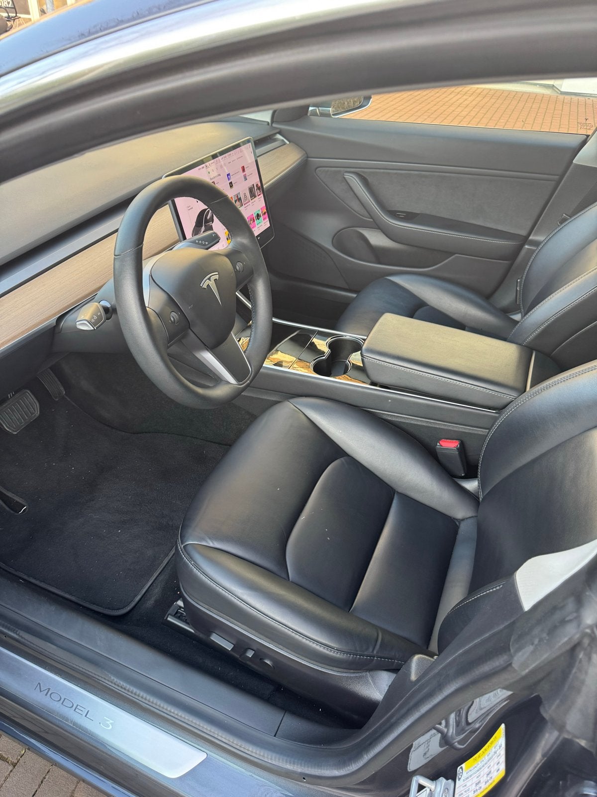 Foto 5 van Te huur Tesla model 3 long range Taxi huren uber bolt pacht