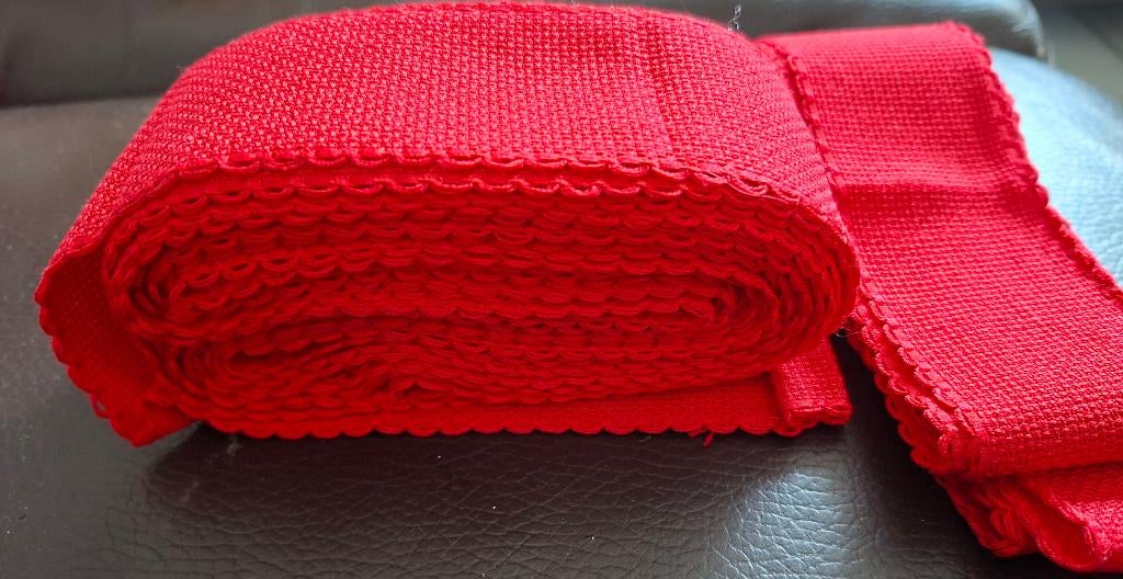 Borduurband: rood met schulprand- 10.40 meter/ 5 cm breed, Hobby en Vrije tijd, Ophalen of Verzenden, Nieuw, Overige typen