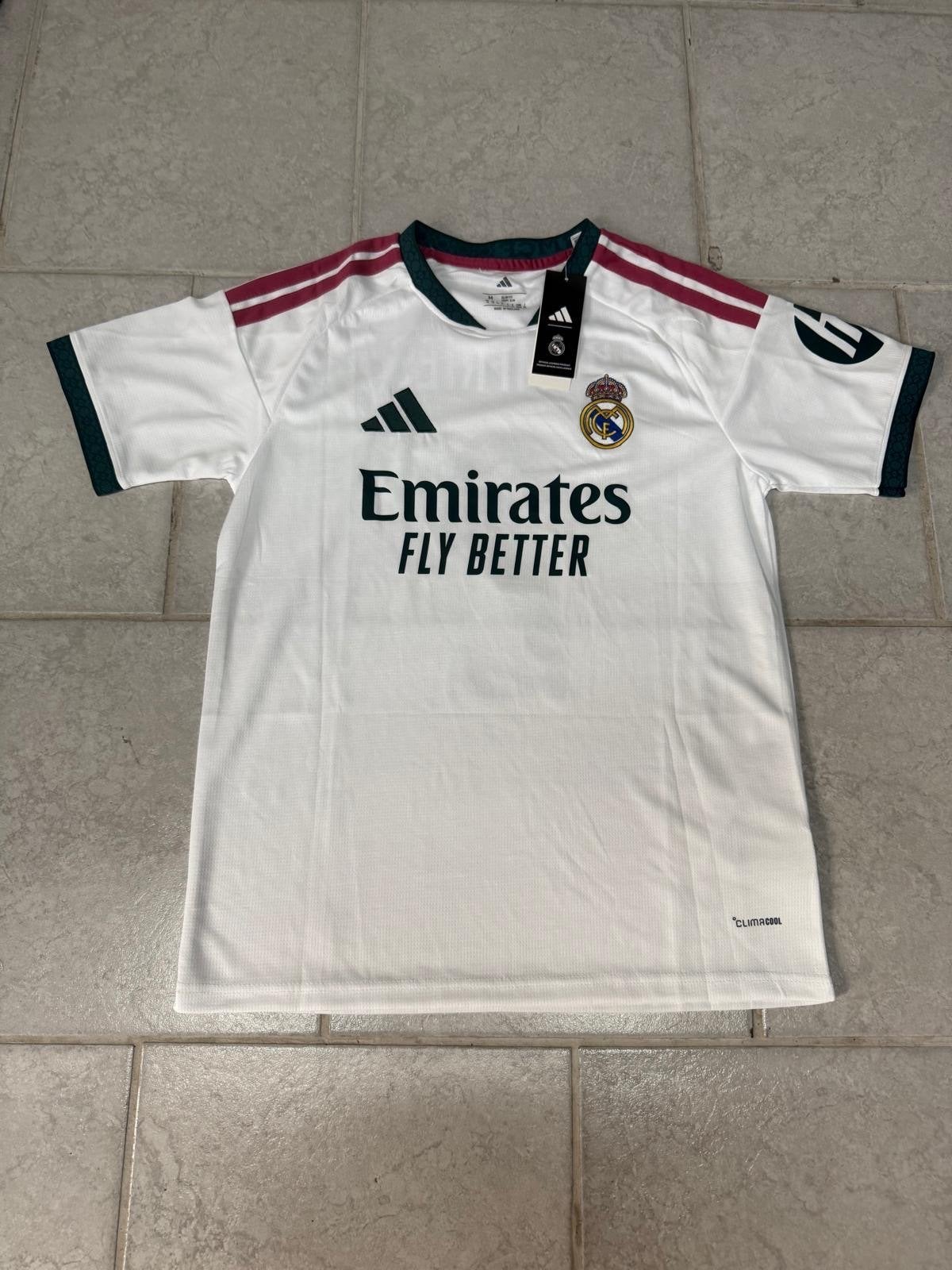 Real Madrid Thuisshirt 26:27 - Dumfries #2 - Maat M, Maat 48/50 (M), Wit, Nieuw, Ophalen of Verzenden
