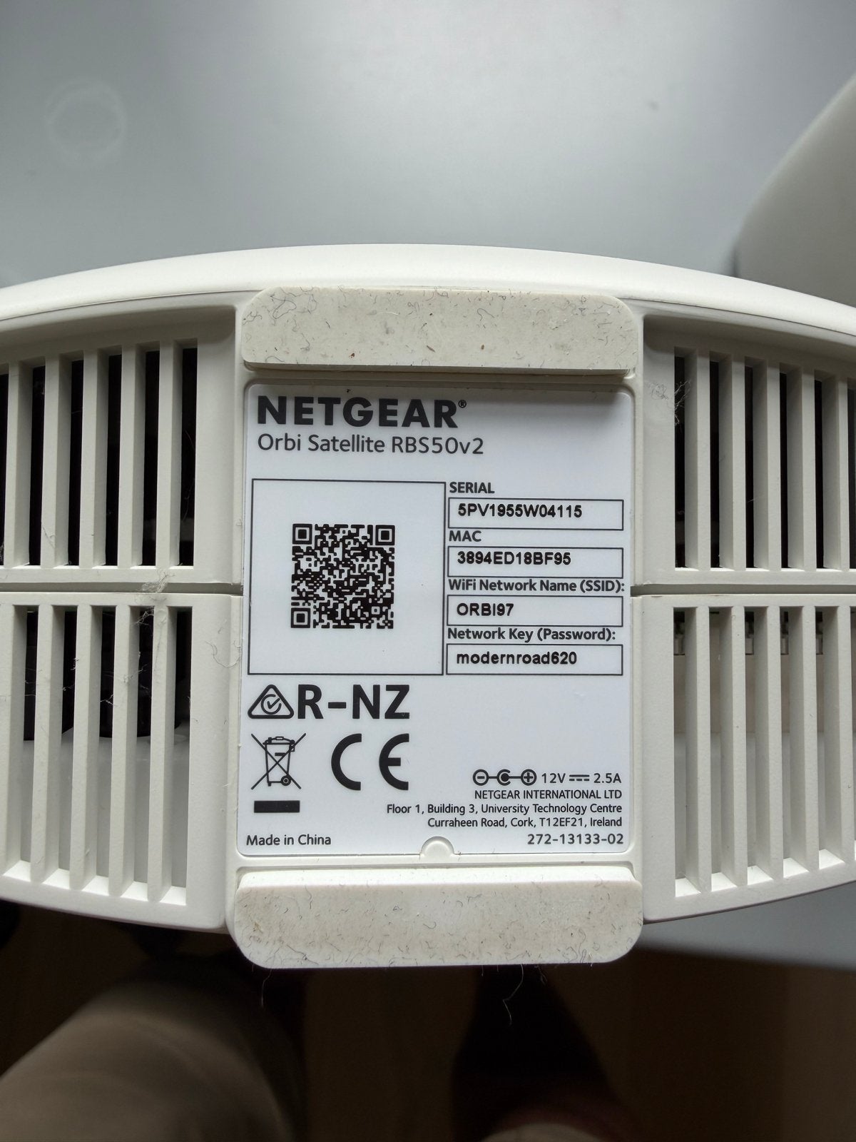Netgear Orbi WiFi Systeem (RBR50v2 Router + 3 RBS50 Satell.), Computers en Software, Ophalen of Verzenden, Gebruikt, Router