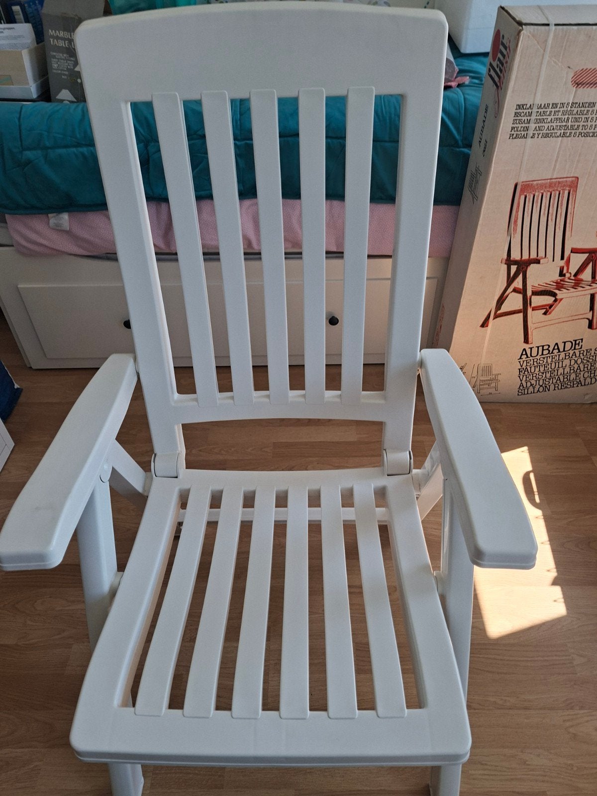 Witte kunststof tuinstoelen, inklapbaar/verstelbaar NIEUW, Ophalen, Nieuw