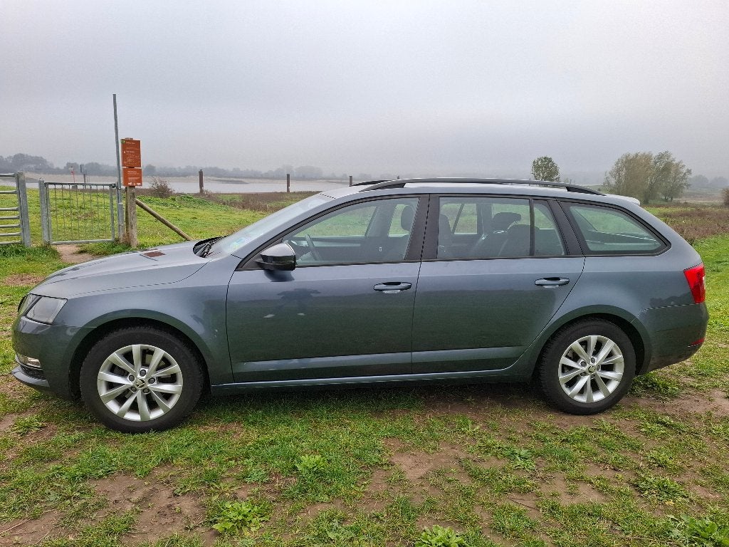 Skoda Octavia Combi 1.4 TSI Grt Amb Bns | 84.866 km | trekh., Voorwielaandrijving, Dealer onderhouden, Stof, 4 cilinders