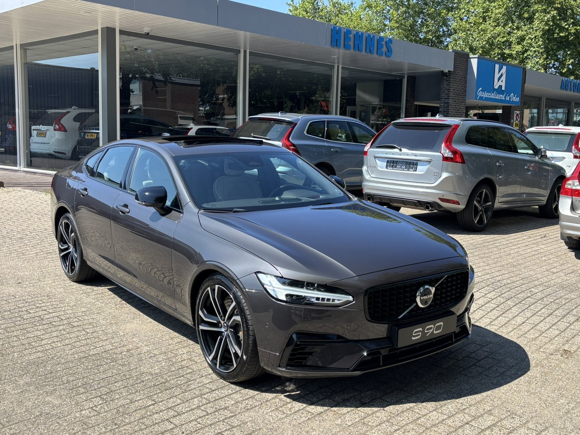 Volvo S90 T8 455pk AWD Ultimate Dark B&W Head-Up Luchtvering, Auto's, Volvo, Automaat, Stof, Gebruikt, 4 cilinders