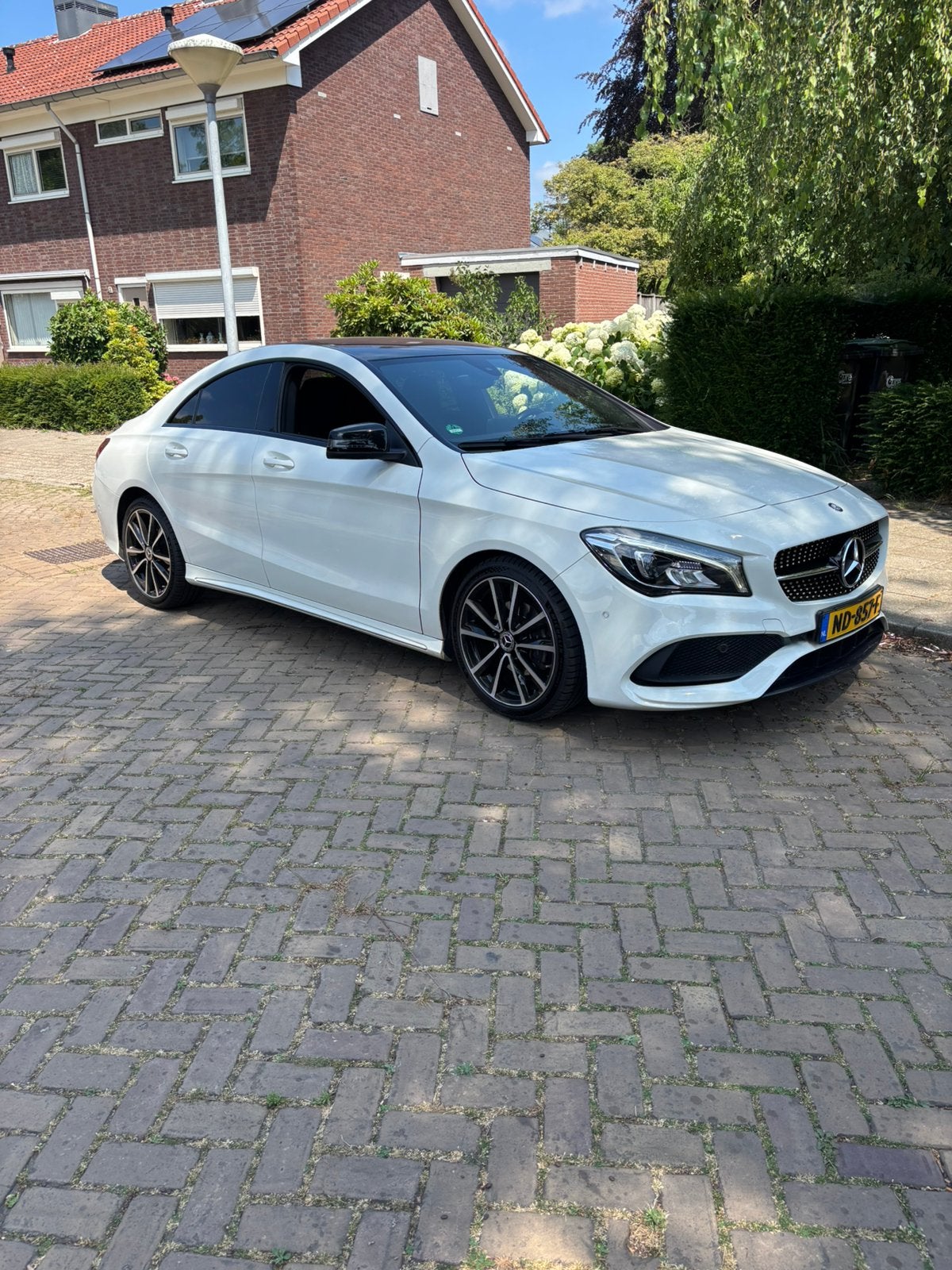 Mercedes-Benz CLA 180 1.6 AMG night pakket bouwjaar 2017, Auto's, Mercedes-Benz, Voorwielaandrijving, CLA, Bi-Xenon koplampen