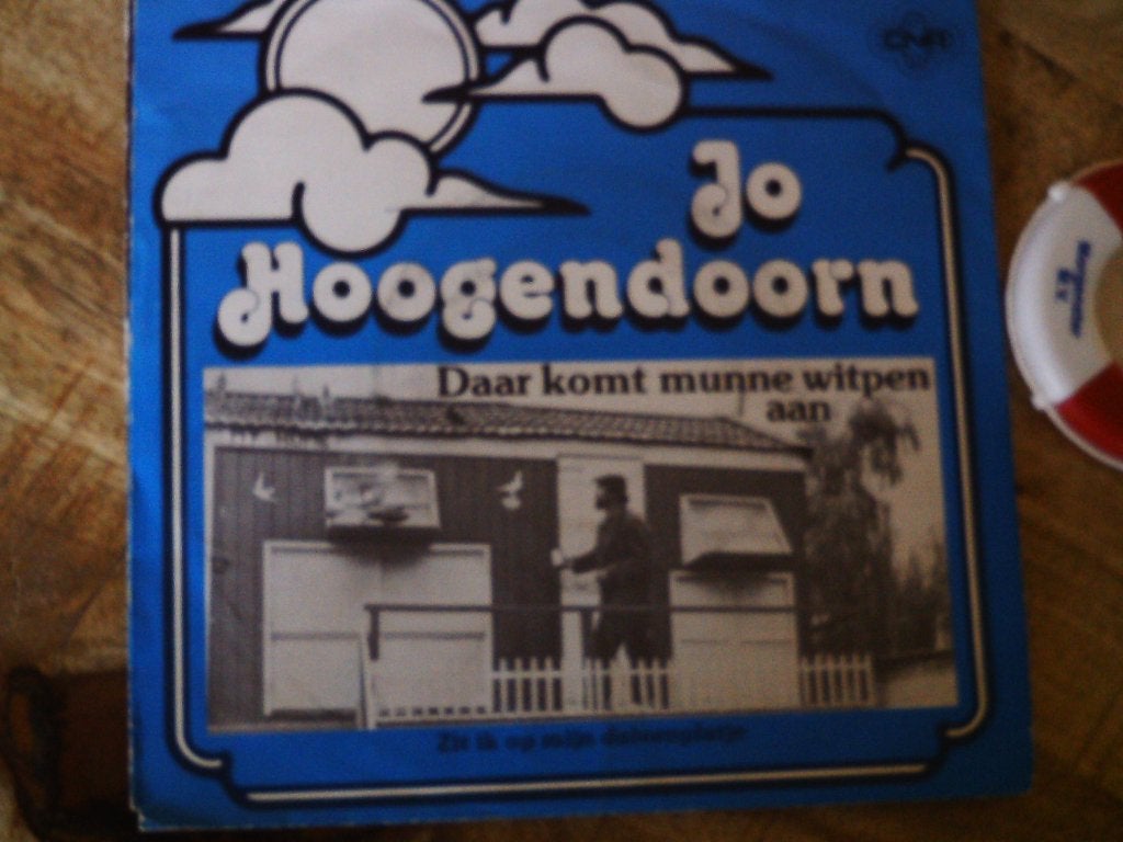 Jo Hoogendoorn - Daar komt munne witpen aan (Single)  4, 7 inch, Ophalen of Verzenden, Zo goed als nieuw, Beschermende buitenhoes