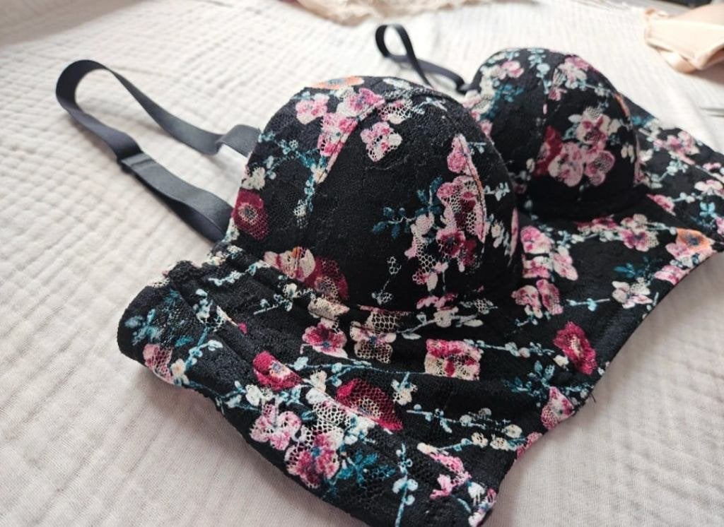 H&M korsetten set 2stuks - 75A/75B, H&M, Verzenden, Overige kleuren, BH