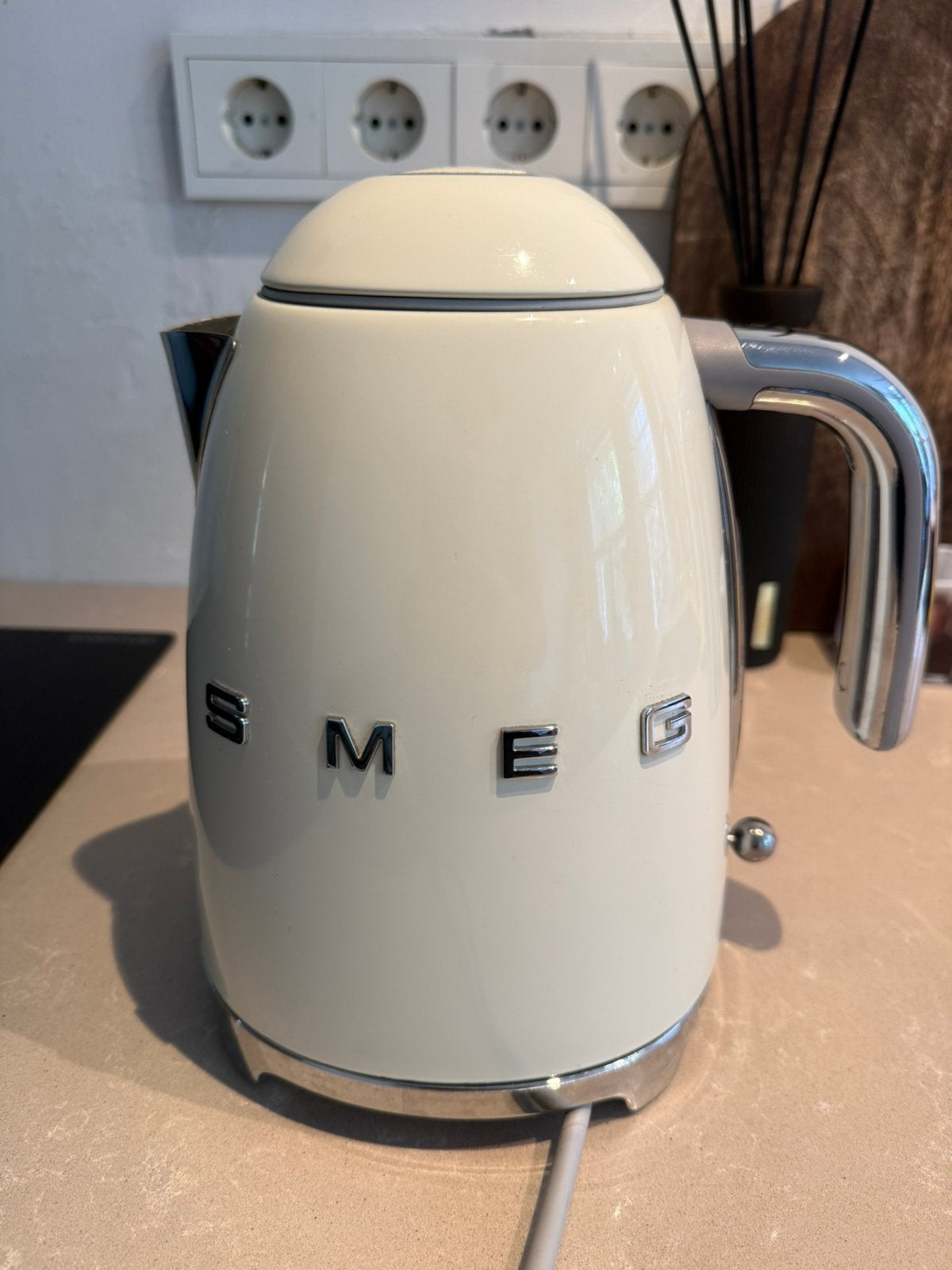 Smeg waterkoker 1.7 L Creme, 1 tot 2 liter, Ophalen of Verzenden, Zo goed als nieuw