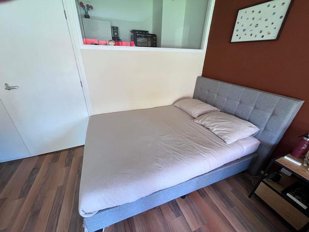 Boxspring Narvik + matras Luc 140x200, Ophalen, Zo goed als nieuw, Tweepersoons, 140 cm