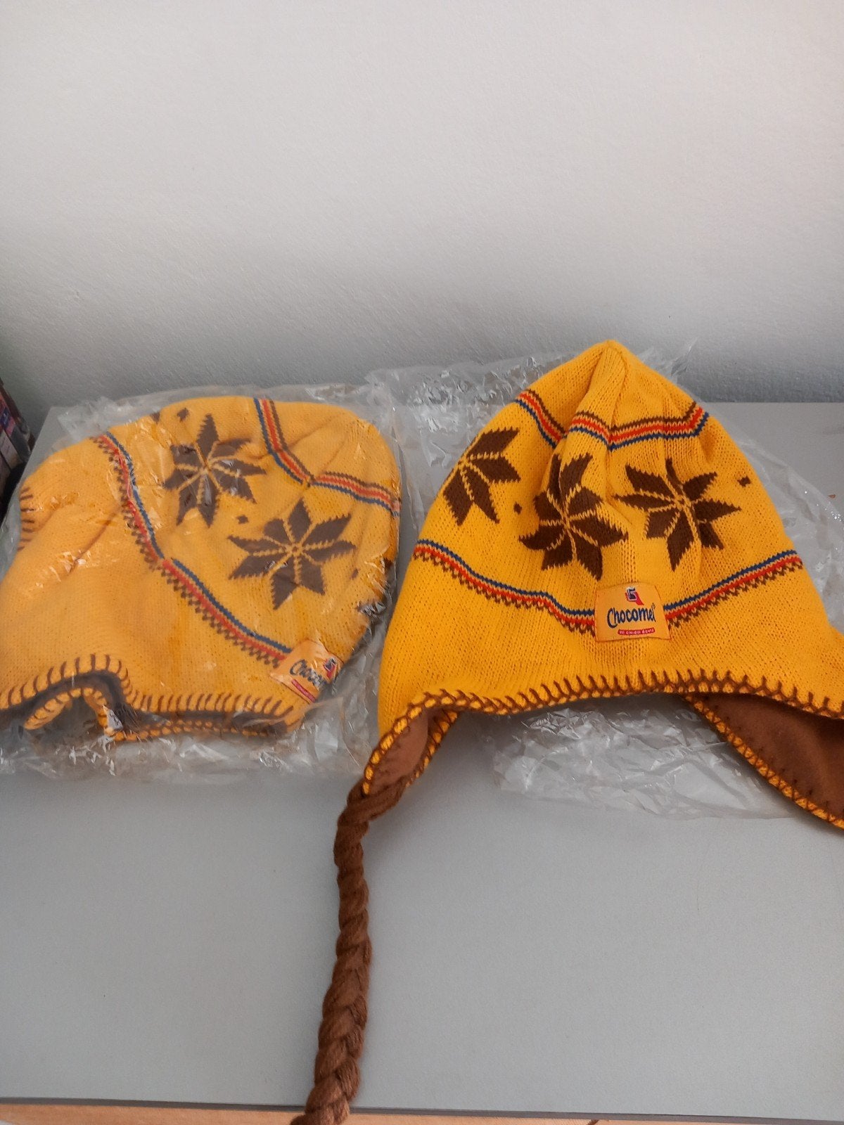 Nieuwe Chocomel Wintermuts met Oorkleppen - Geel met Sterren, Hoed, Chocoma, Nieuw, One size fits all