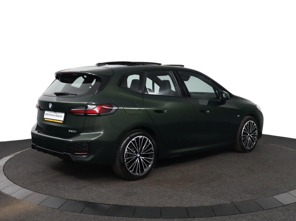 BMW 2 Serie Active Tourer 220i M Sportpakket | Harman-Kardon, Auto's, BMW, Stoelverwarming, Stof, Gebruikt, Met garantie (alle)