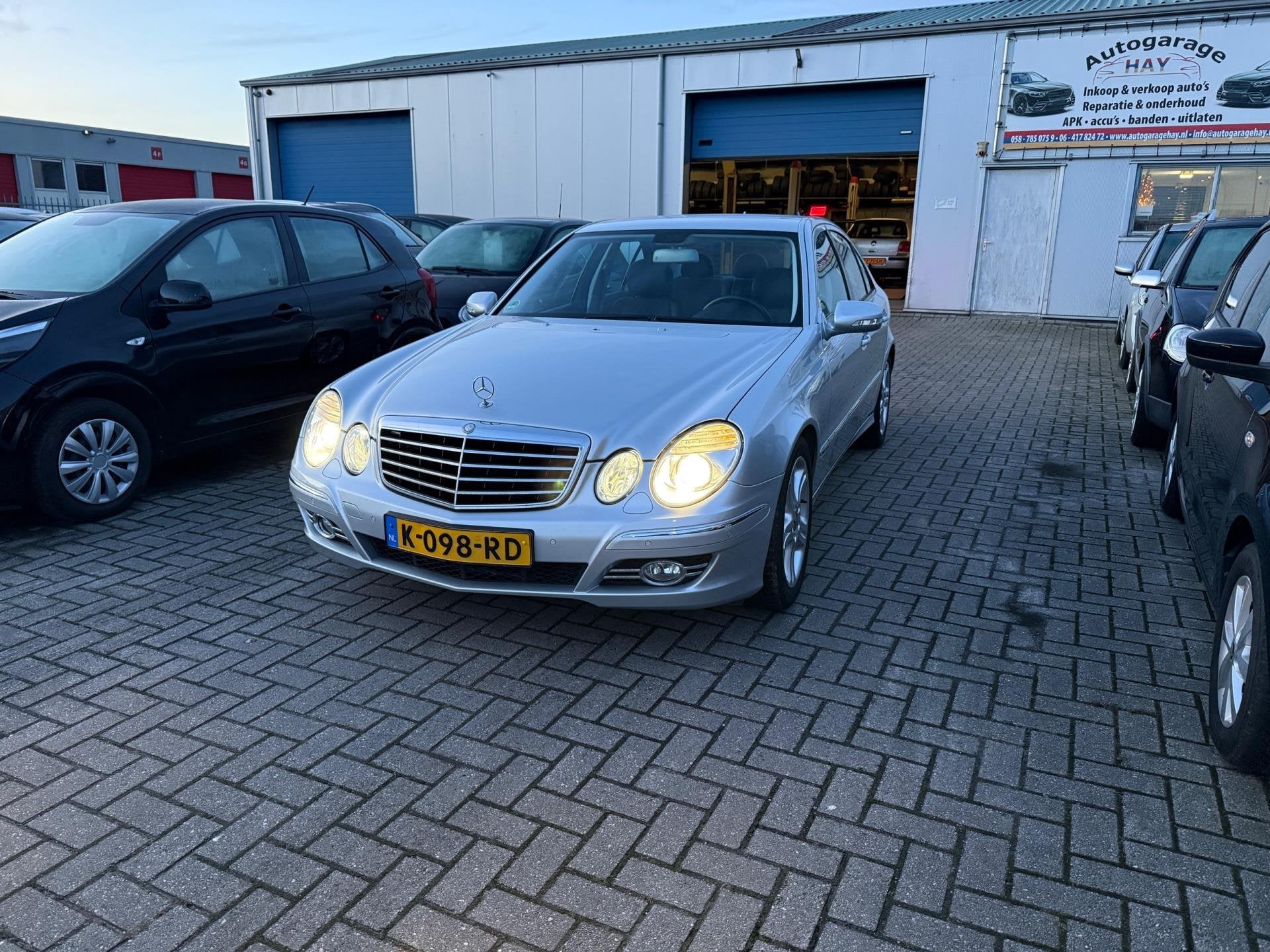 Mercedes-Benz E-klasse 200 K. Avantgarde|LPG-G3|Automaat|Apk, Auto's, Automaat, Achterwielaandrijving, Gebruikt, 4 cilinders
