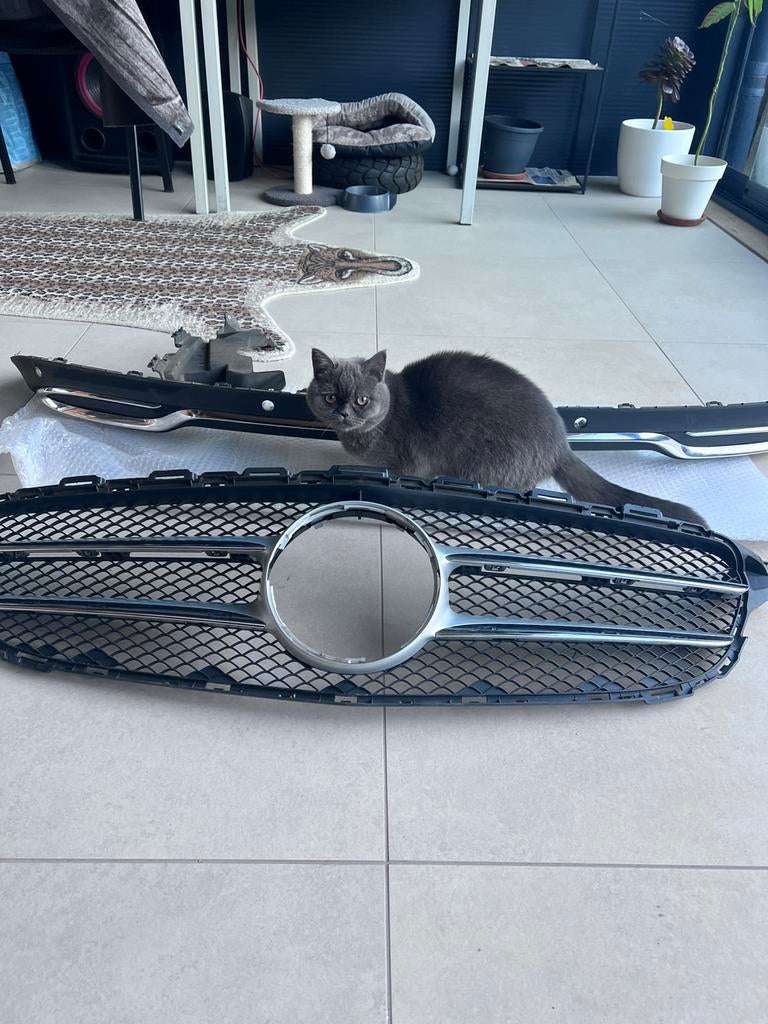 Mercedes c180 w205 voor grill en digfusers achter bumper, Ophalen of Verzenden, Achter, Bumper