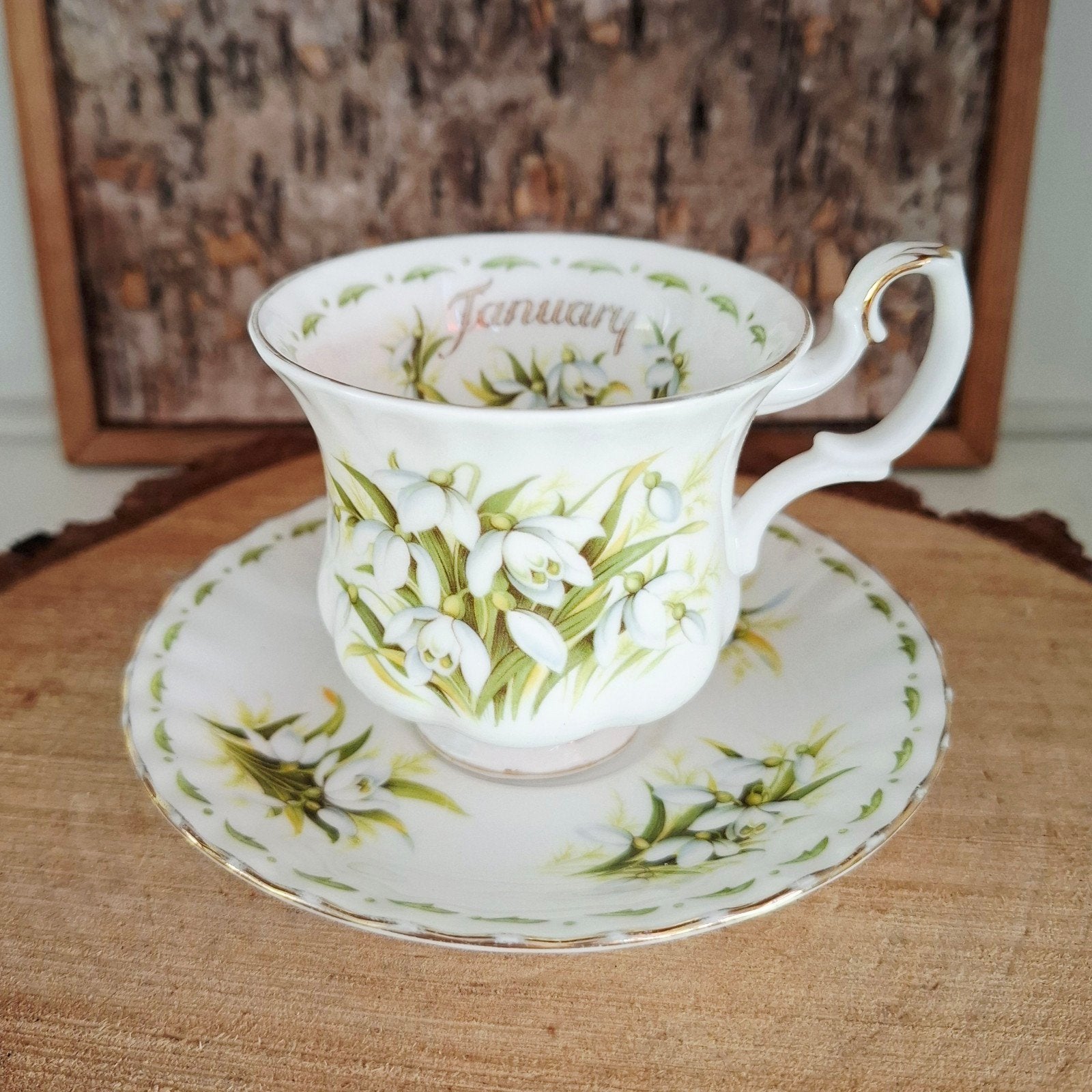 Royal Albert 'January', kop en schotel, Antiek en Kunst, Ophalen of Verzenden