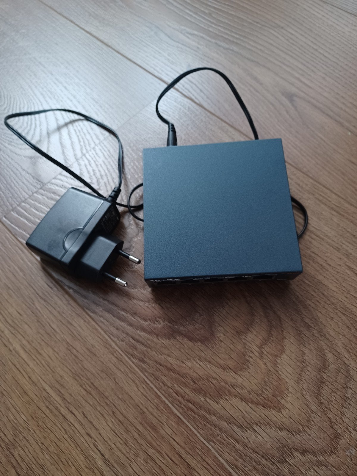 TPLINK 5 POORT GIGABIT NETWETK SWITCH, Spelcomputers en Games, Spelcomputers | Nintendo DS, Ophalen of Verzenden, Overige modellen
