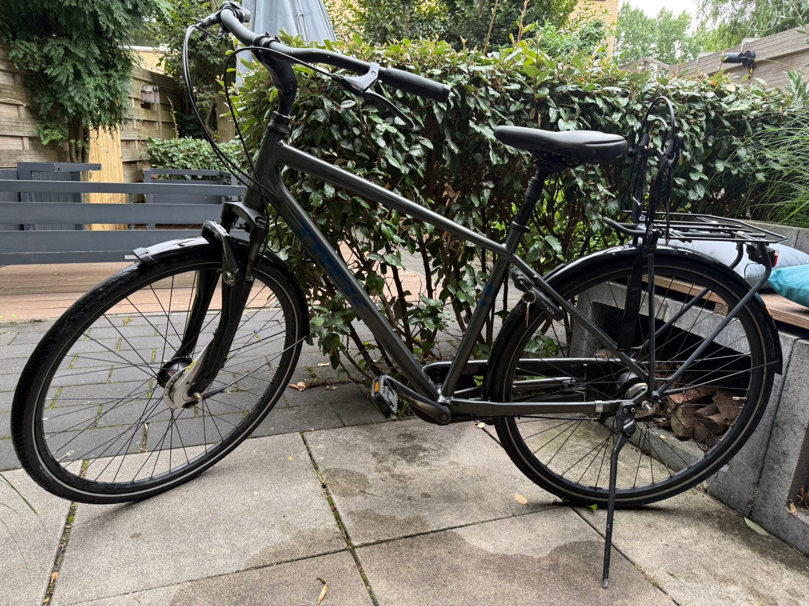 Trek District 2Q, kleur Lithium Grey, framemaat 55, Minder dan 10 versnellingen, Zo goed als nieuw, 53 tot 57 cm, Ophalen