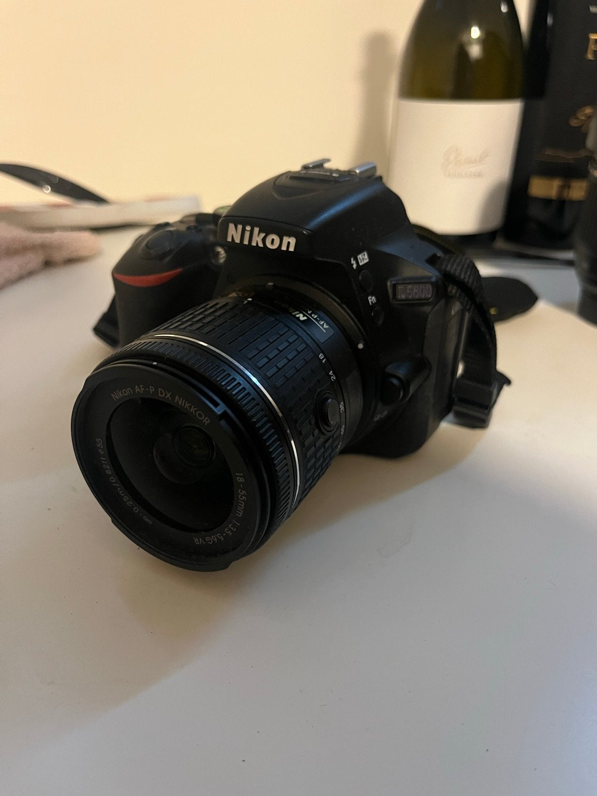 Nikon D5600 spiegelreflexcamera met AF-P DX NIKKOR 18-55mm, Audio, Tv en Foto, Fotocamera's Digitaal, Ophalen, Spiegelreflex, Beeldstabilisatie