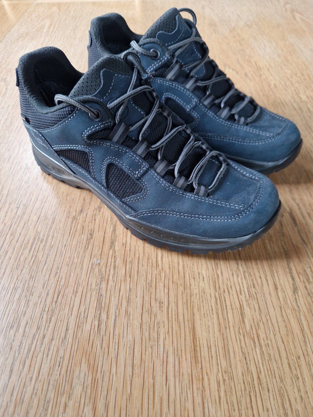 Hanwag hiking shoes wandelschoenen maar 40, Ophalen of Verzenden, Zo goed als nieuw, Schoenen