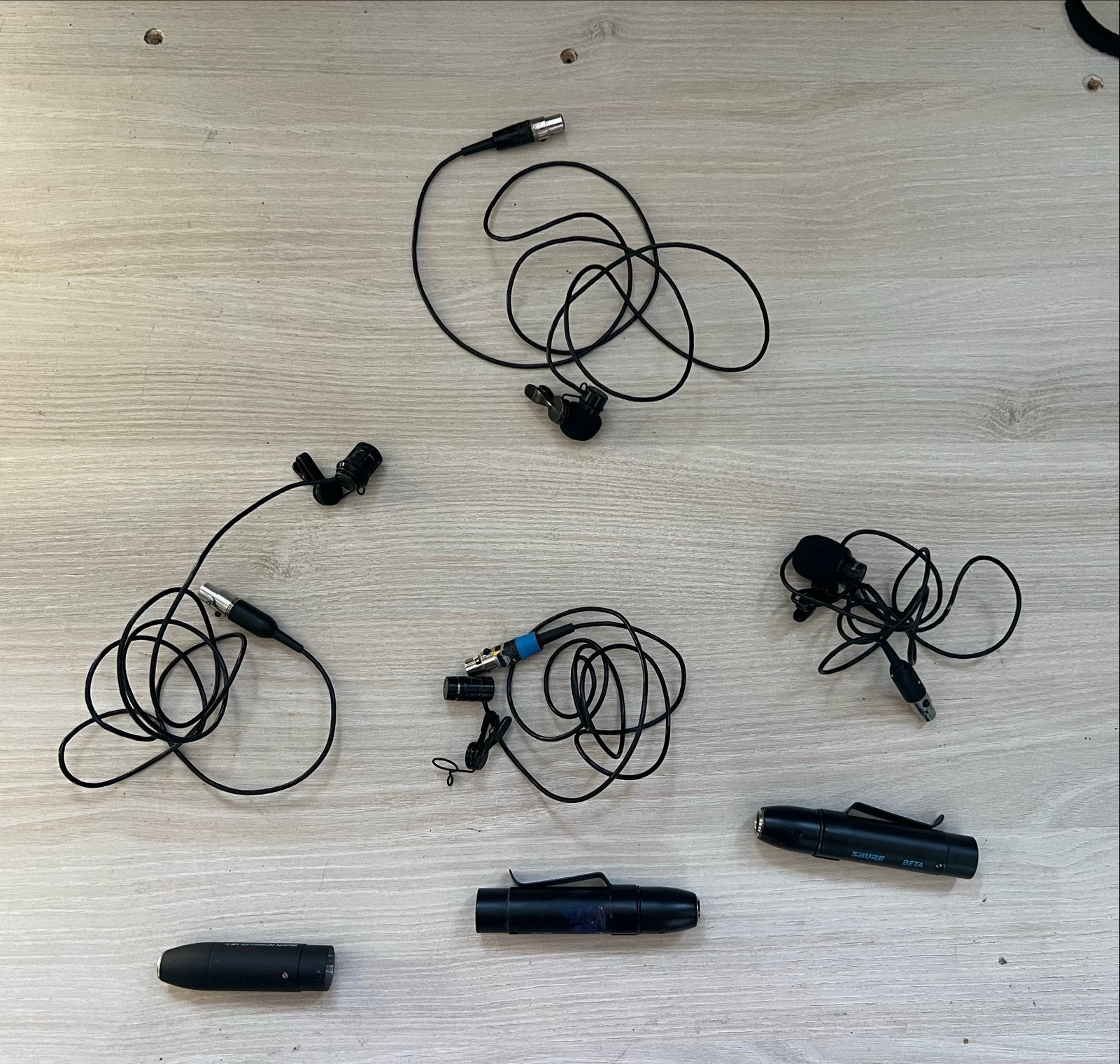 Partij Shure lavalier/dasspeld microfoons + adapters, Ophalen of Verzenden, Gebruikt, Overige typen