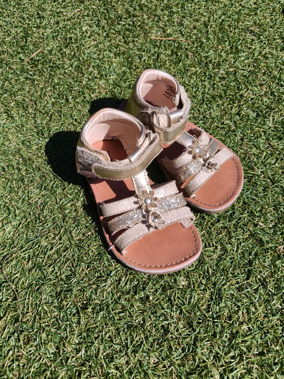 Gouden sandalen voor meisjes, maat 21, Ophalen of Verzenden, Zo goed als nieuw, Meisje, Overige typen