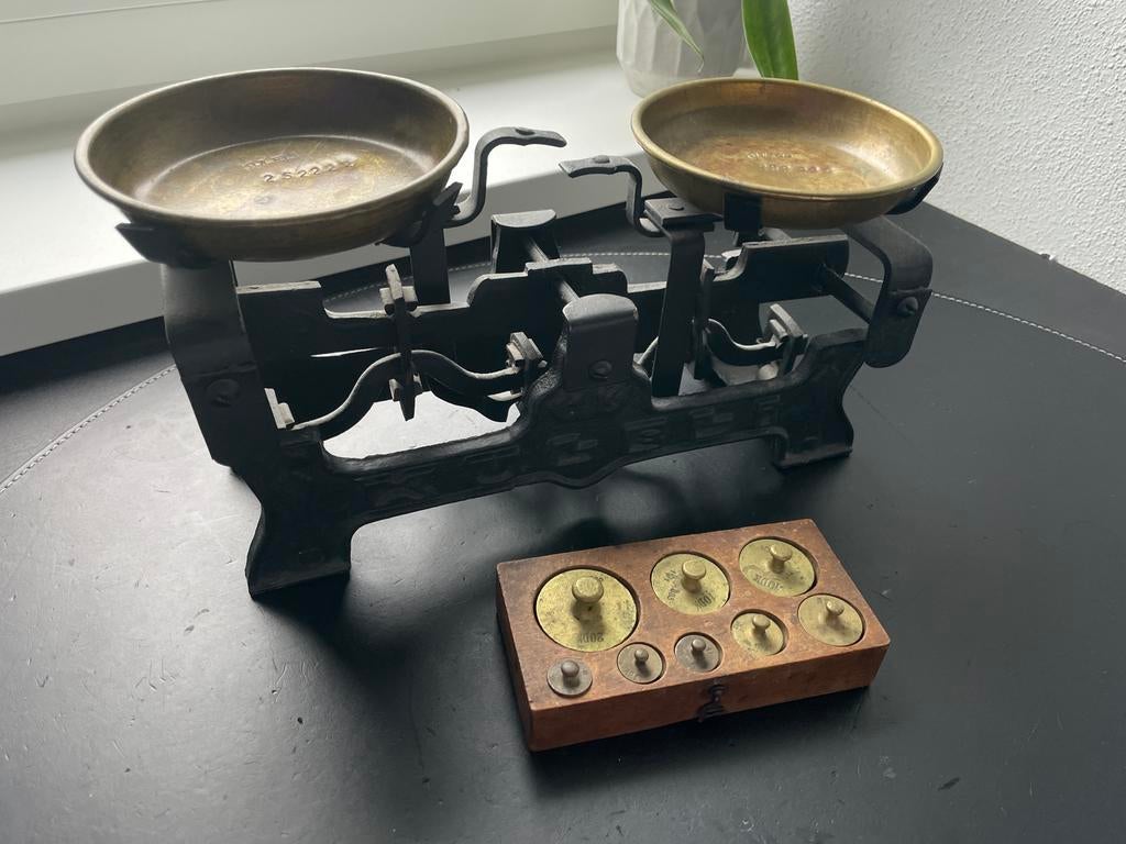 Antieke Balansweegschaal met Gewichten - KULELI No 252222, Antiek en Kunst, Antiek | Gereedschap en Instrumenten, Ophalen
