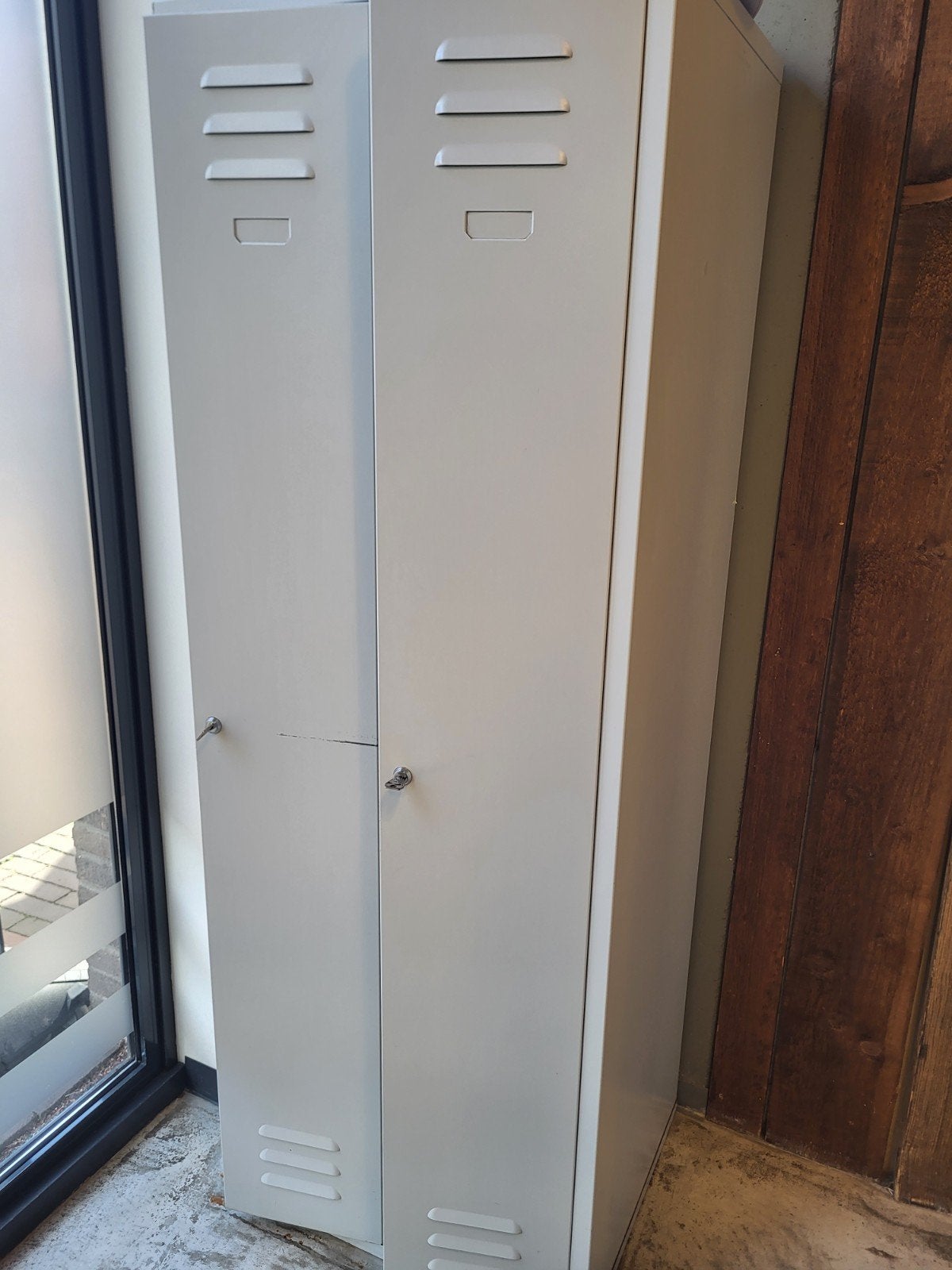 Metalen locker / opbergkast met 2 deuren, Ophalen, Gebruikt, Industrieel, functioneel