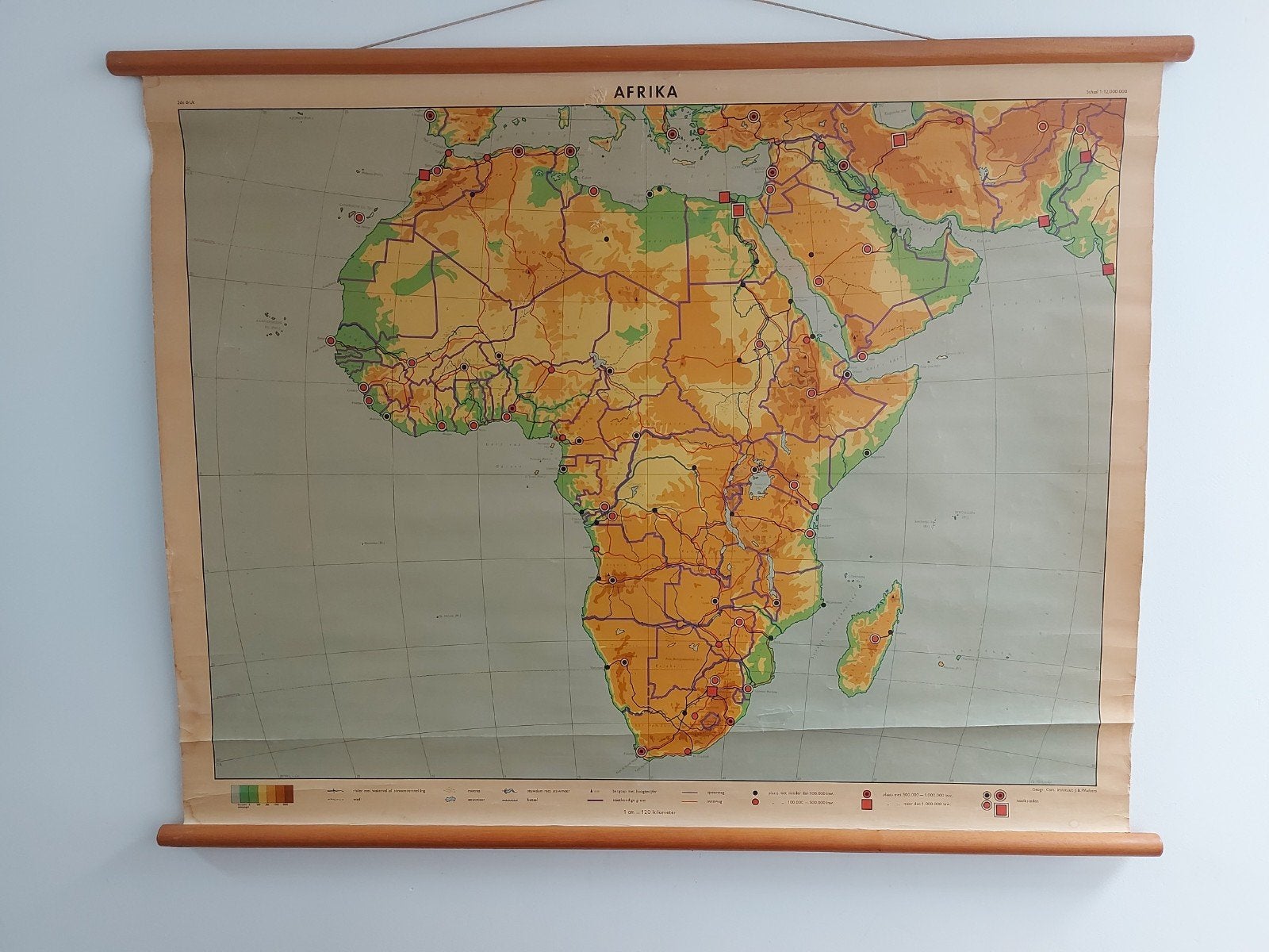 Mooie oude schoolkaart Afrika Wolters jaren 60, Antiek en Kunst, Antiek | Schoolplaten, Ophalen of Verzenden, Aardrijkskunde