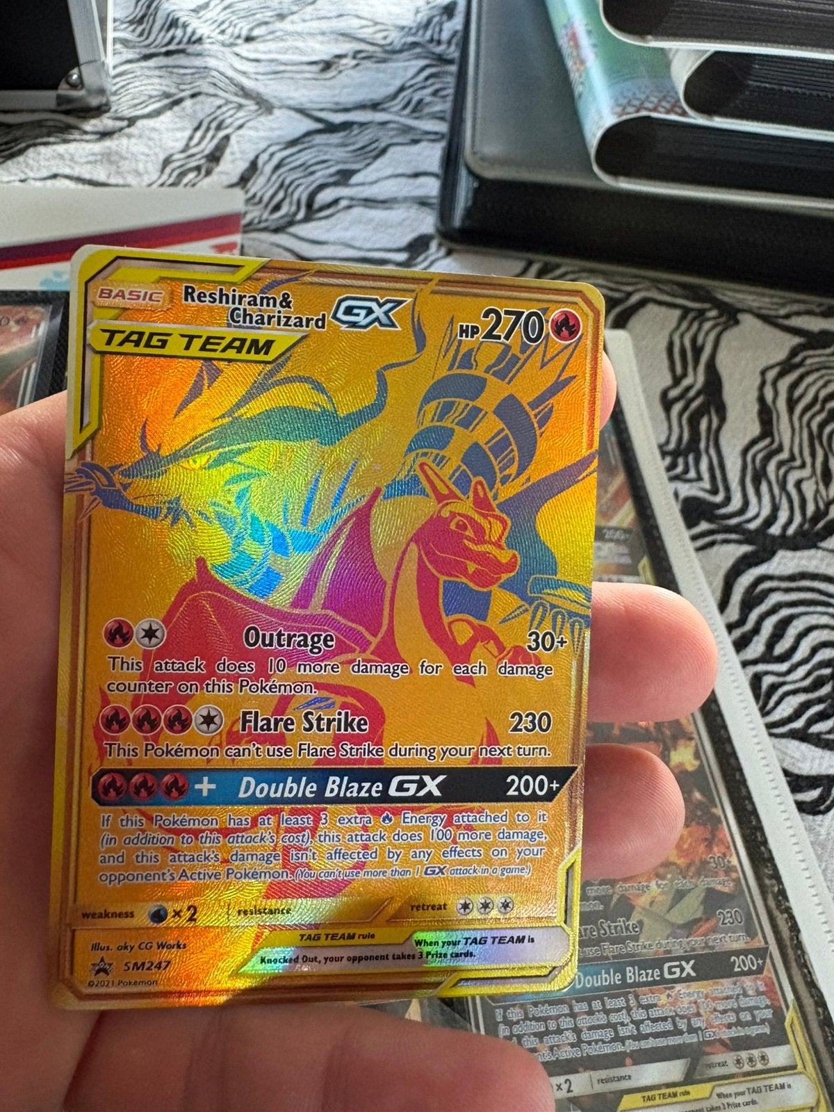 Reshiram en charizard promo, Ophalen of Verzenden, Zo goed als nieuw, Meerdere kaarten, Foil