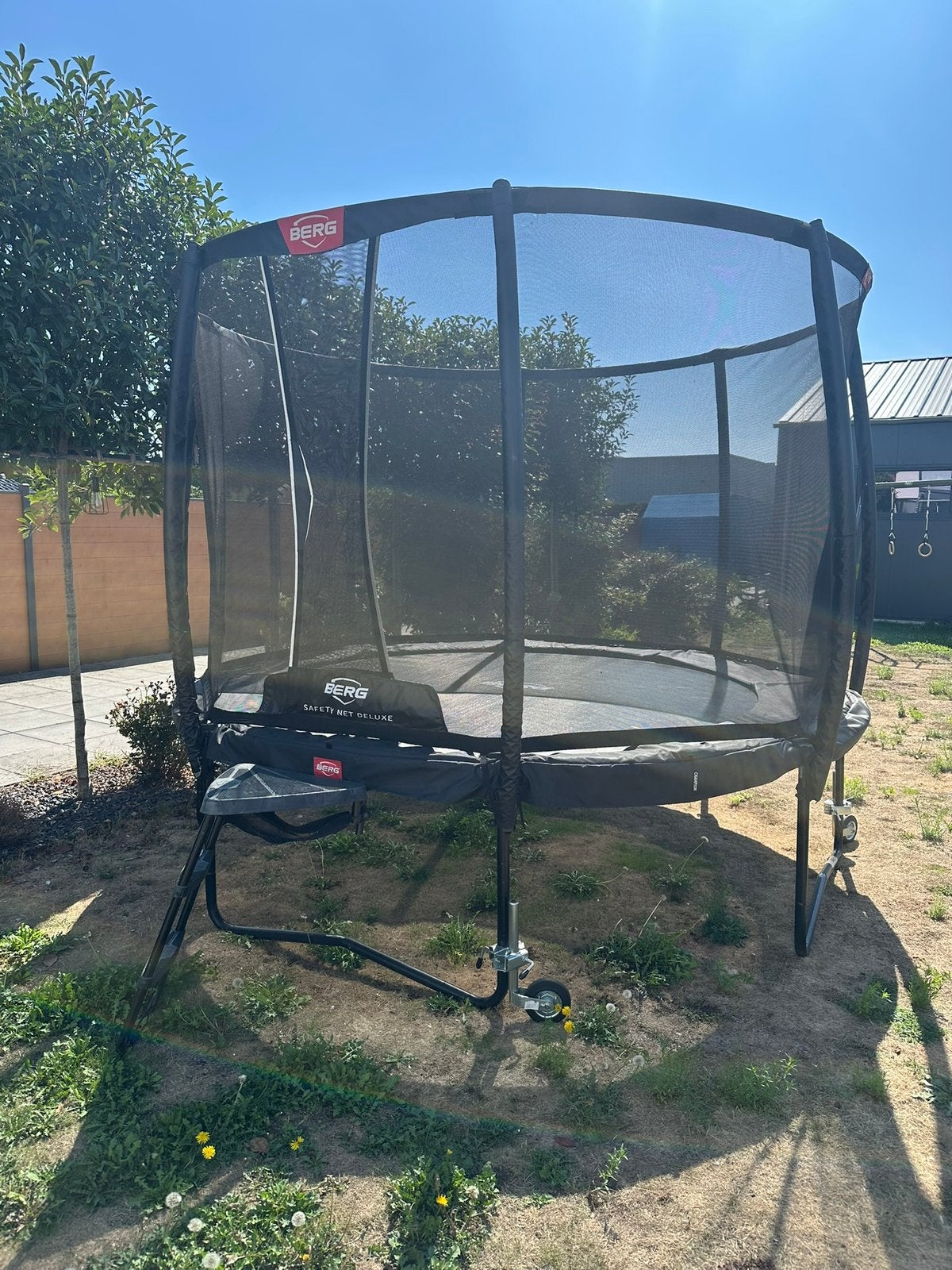 BERG Trampoline Chamion 330 Black Limited Edition met trapje, Ophalen, Gebruikt