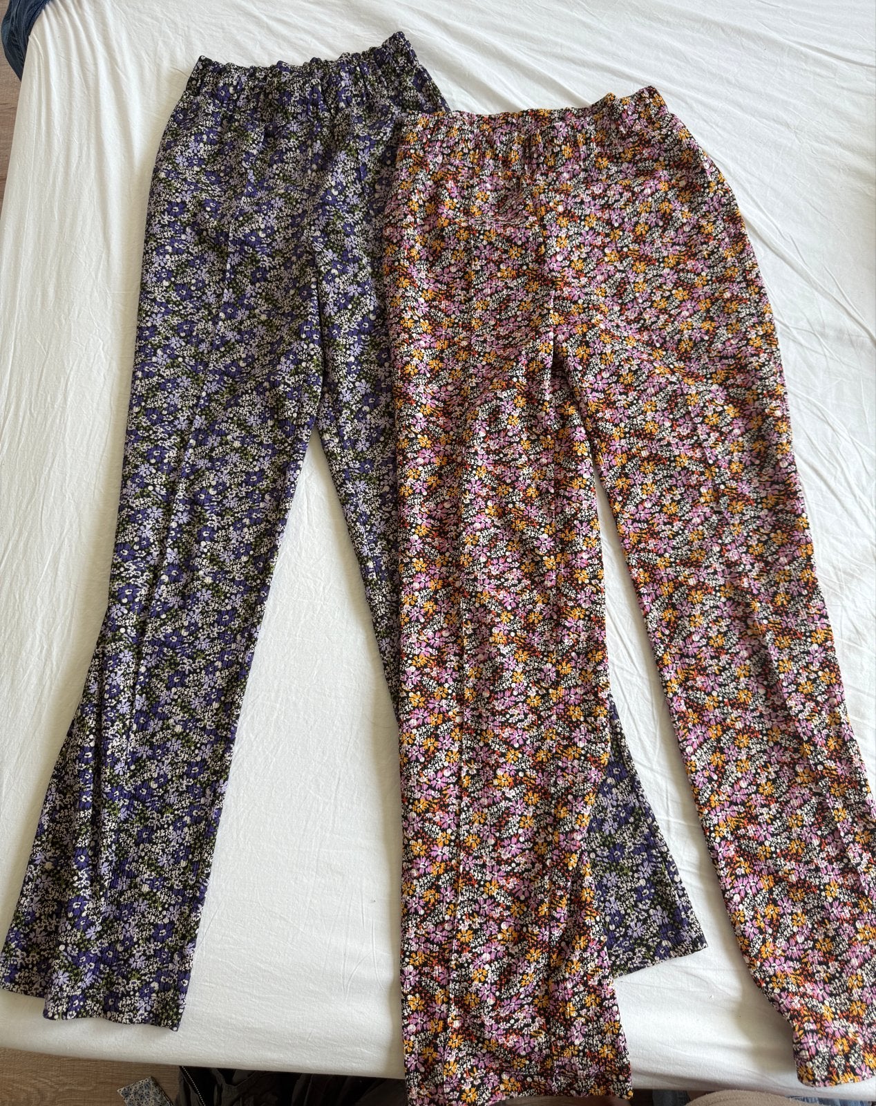 2x Costes pantalons - Maat XS, Ophalen of Verzenden, Zo goed als nieuw, Maat 34 (XS) of kleiner, Meerkleurig