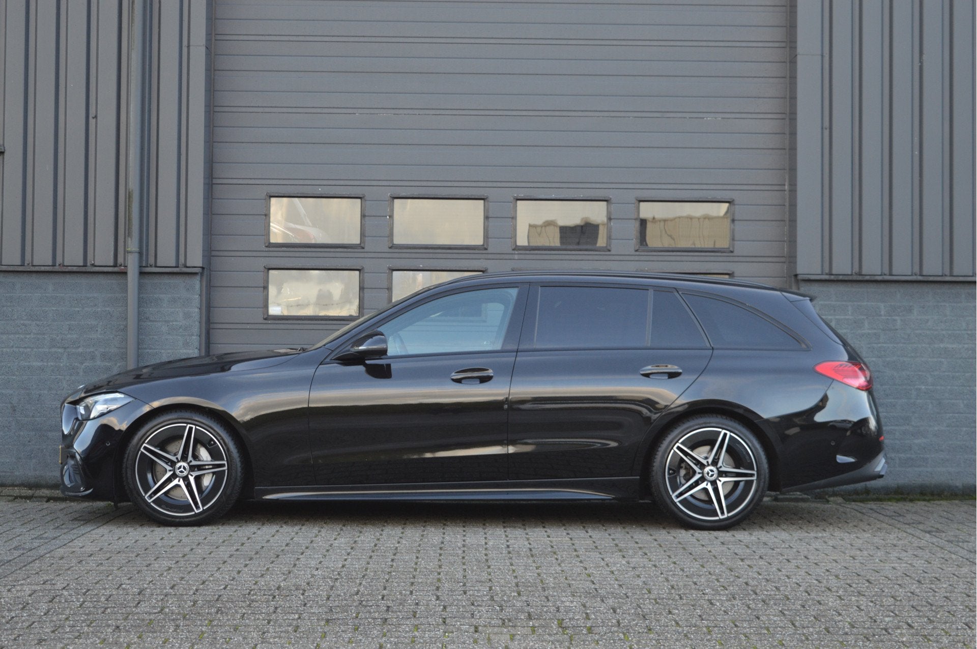 Mercedes-Benz C-Klasse Estate 200 Launch Edition AMG Line |, Auto's, Mercedes-Benz, Automaat, Achterwielaandrijving, 4 cilinders