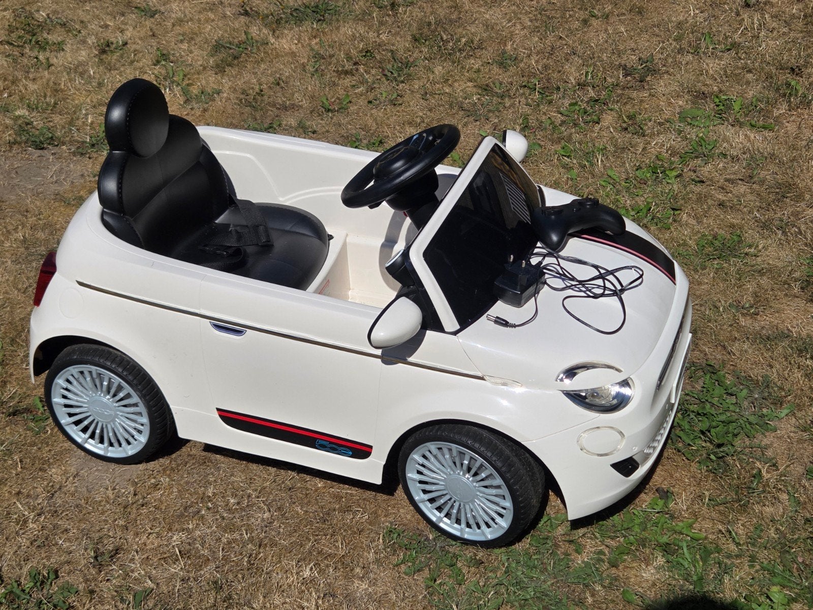 Elektrische kinderauto Fiat 500 met nieuwe accu, Ophalen, Gebruikt