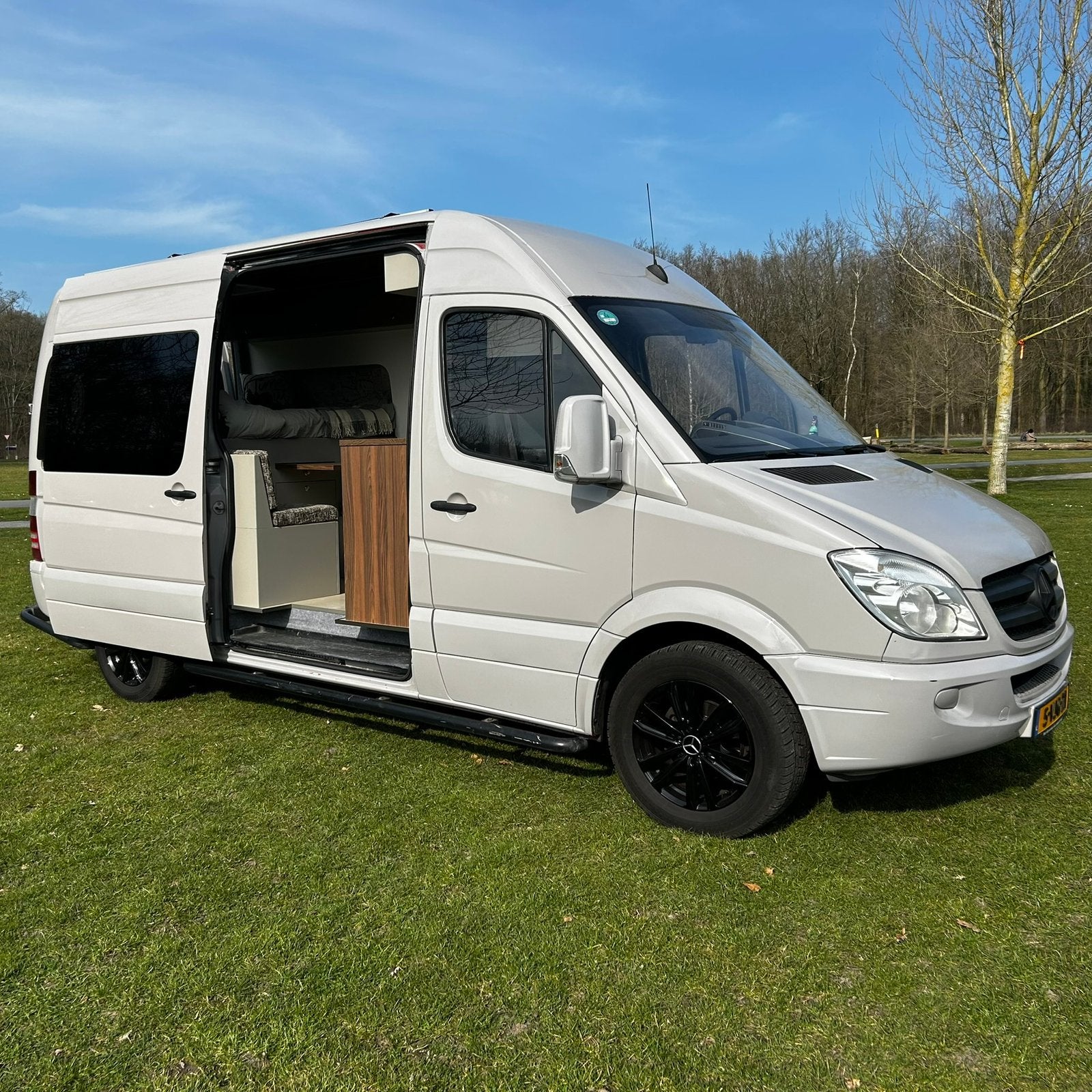 Mercedes-Benz Sprinter camper L2H2 Off-Grid 190pk, Bestuurdersdeur, Tot en met 2, Kluisje, Particulier