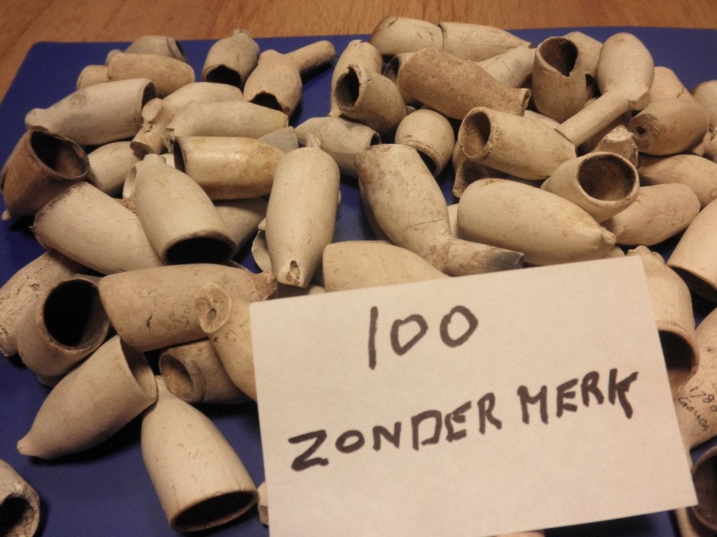 100 pijpenkoppen voor decoratie., Ophalen of Verzenden