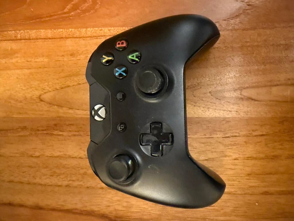 Xbox One Console met controller en kabels, 1 speler, Ophalen of Verzenden, Gebruikt, Vanaf 3 jaar